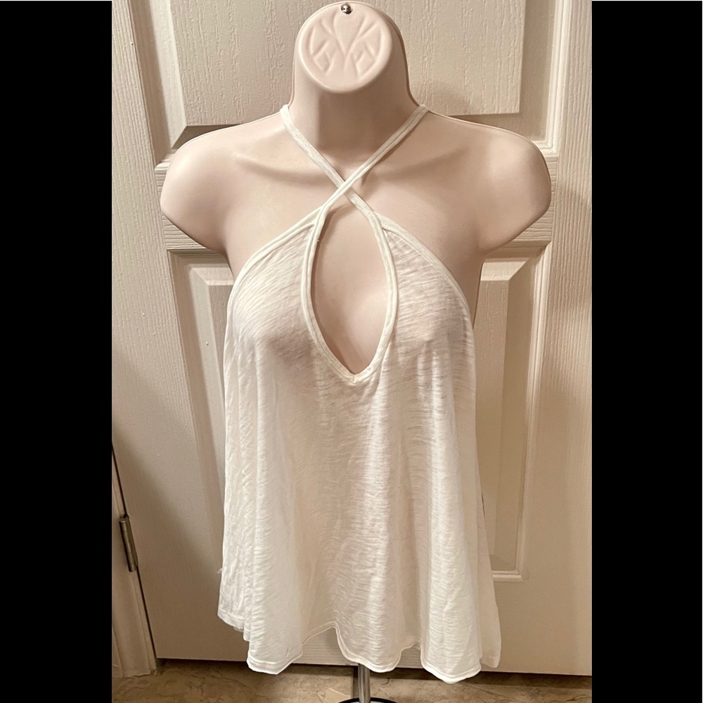 All white, “Free People,” Size XS Tank top! 💕👚!